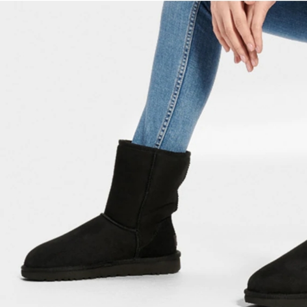 Womens UGH boots size 5,5.5,7.5,8,8.5,9,9.5,11